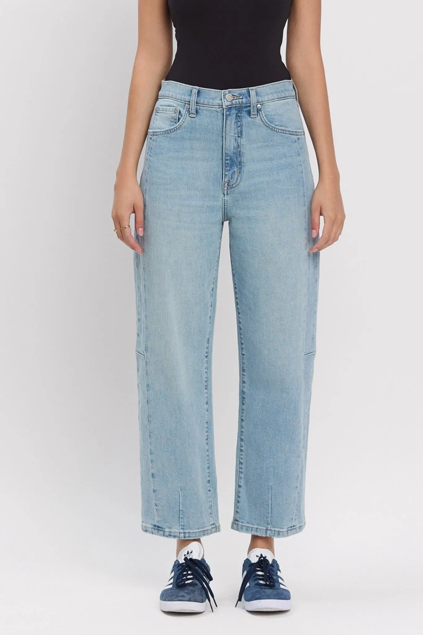 Eunina Tia Arched Leg Jeans in Skyline