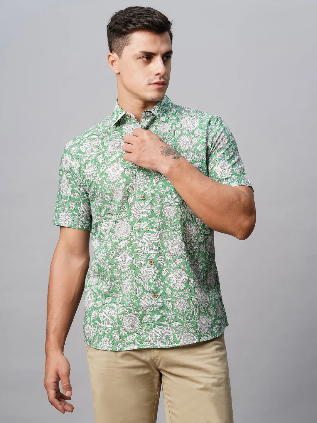 Men's Green Cotton Regular Fit Printed Shirt