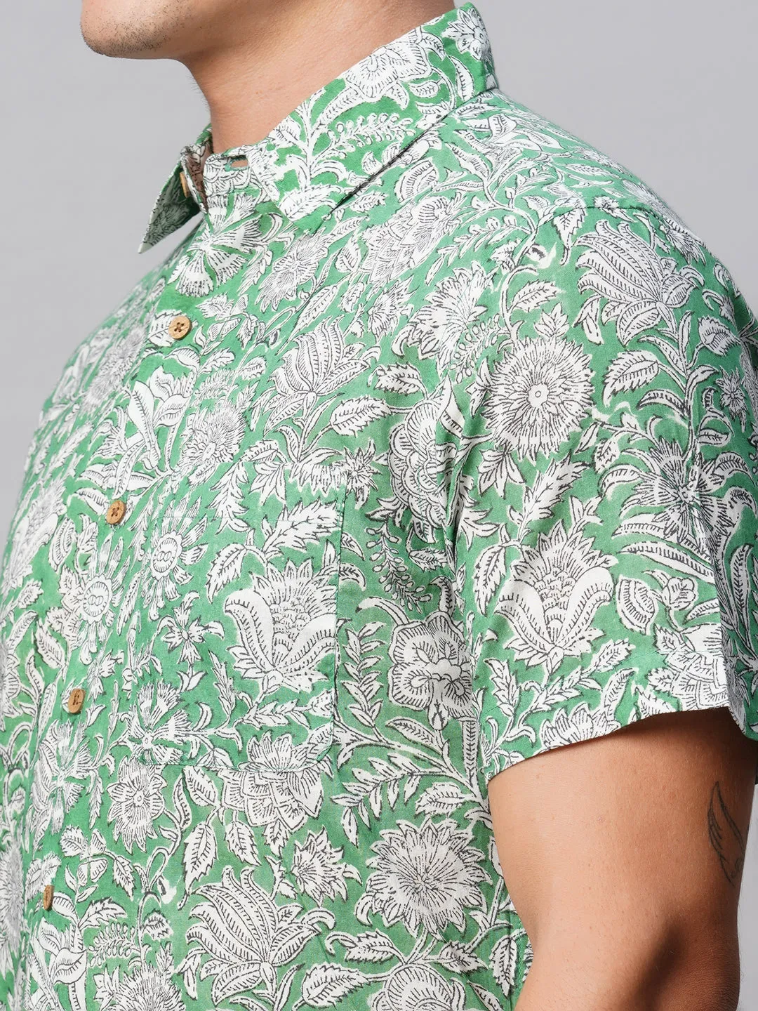 Men's Green Cotton Regular Fit Printed Shirt