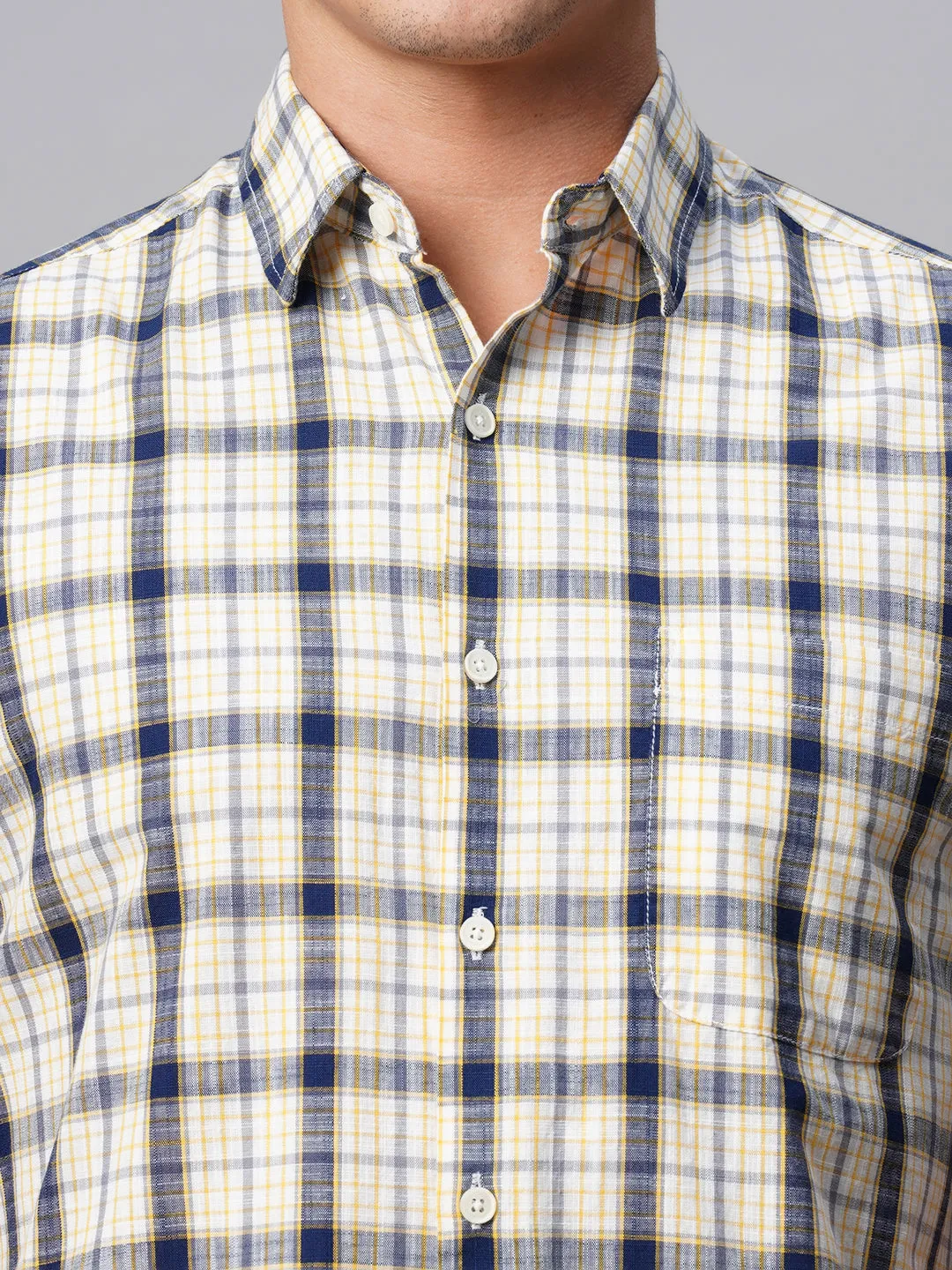 Men's Offwhite Cotton Regular Fit Checked Shirt