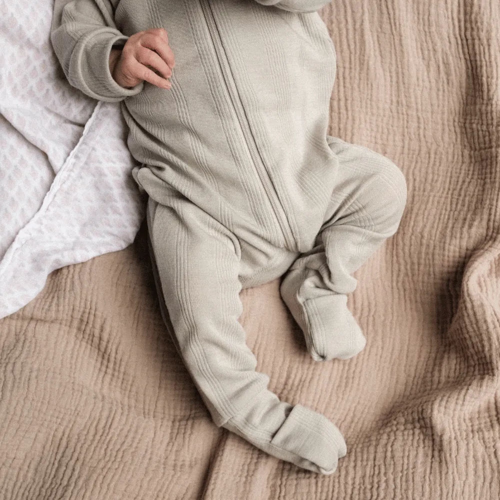 Tothemoon ☾ - Sleep suit - 2 in 1 Foot - With zipper - Wool & silk - Needle pattern - Dove